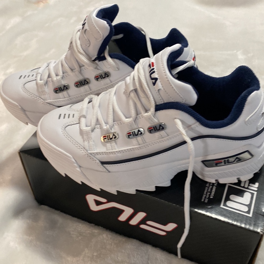 COPY - Women’s Fila tennis shoes size 7 These are still for sale not sold